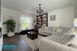 Living Room- click for photo gallery